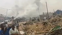 VIDEO: Mohutná explózia v Ghane zrovnala so zemou stovky domov, hlásia 17 mŕtvych