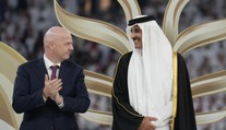 Kým najlepší hráči sveta hrozia štrajkom, FIFA vymyslela (staro)novú súťaž. Finále sa odohrá v Katare