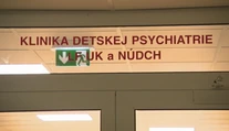 Medzi slovenskými tínedžermi sa objavila nová zarážajúca móda. Chcú si vyskúšať pobyt na psychiatrii