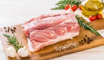 Za mäso a výrobky z neho si pred Vianocami priplatíme. Ceny narastú o desať percent