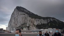 Desiatky mŕtvych na Gibraltare po očkovaní je hoax. Zdieľal ho aj Hlas, Smer či kotlebovci