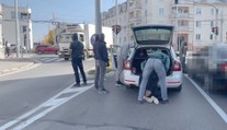 Policajná akcia skončila s prekvapením. V aute, v ktorom našli údajne pervitín, bola aj študentka Policajnej akadémie