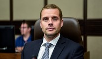 Výbor europarlamentu pre kontrolu rozpočtu neodporúča Klusa za člena vplyvnej inštitúcie