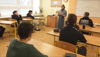 Školáci majú poslednú šancu vylepšiť si známky. Zistiť, prečo sa im v učení nedarí, je úlohou rodičov