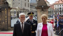 Pavel prijal na Pražskom hrade Čaputovú, pricestovala na poslednú návštevu