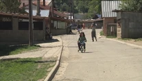 Susedia to považujú za terorizovanie, osadníci za súčasť svojej kultúry