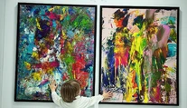 O jeho diela je veľký záujem. Dvojročný chlapec s prezývkou malý Picasso zaujal svetové galérie