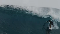 Zomrel tam, kde to miloval. Hviezdnemu surfistovi pretrhla stehennú tepnu vlastná doska