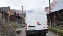 Dodávka pri cúvaní zachytila chodkyňu. Žena (†64) zraneniam podľahla