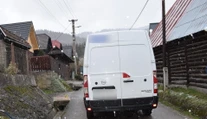Dodávka pri cúvaní zachytila chodkyňu. Žena (†64) zraneniam podľahla