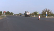 Jazdia po novej ceste, no cítia sa ako v bludisku. Na novej ceste pri Michalovciach už mesiac chýbajú čiary