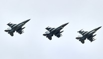VIDEO: Stíhačky F-16 smerujú na Slovensko. Takto vzlietli z USA