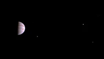 Sonda Juno poslala prvé zábery Jupitera
