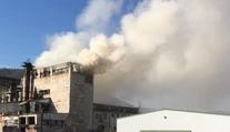 Nad Banskou Bystricou na šíril hustý dym. Hasiči si nasadili kyslíkové masky