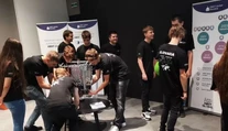 Slovenskí stredoškoláci zostrojili prototyp robota, ktorý môže pomôcť v budúcnosti. Idú súťažiť do Atén