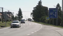 Prejsť cez cestu v obci Dargov sa niekedy jednoducho nedá. Môže za to priveľká premávka