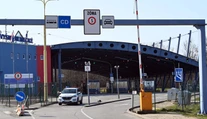 Policajtka pomáhala pri prevádzaní Ukrajincov na Slovensko, môže ísť až na roky za mreže