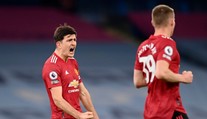 Manchester United zdolal v mestskom derby City 2:0 a znížil stratu