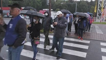 Odborári v Žiline opäť blokovali dôležitú križovatku. Vodiči v kolóne z toho neboli nadšení