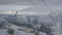 V niektorých lyžiarskych strediskách začali zasnežovať zjazdovky