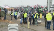 Tlak protestujúcich zrejme pomohol. Európska komisia navrhla farmárom úľavy, tí tvrdia, že to nič nerieši