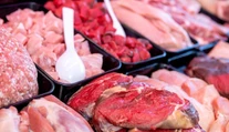 Obľubujete červené mäso a klobásy? Prekročenie tohto množstva môže privodiť rakovinu