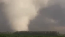 VIDEO: Ako v katastrofickom filme. V Chicagu bolo osem tornád naraz, všade hučali sirény