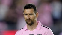 Lionel Messi údajne zvažuje návrat do rodnej Argentíny. Nie je pripravený skončiť s futbalom
