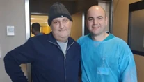 Muž vypadol z druhého poschodia na stavenisko. Do hlavy sa mu zapichla železná tyč
