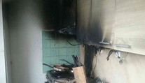 V Holíči horela kuchynská linka. Požiar sa rozšíril zo sporáku