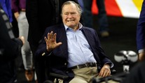 George Bush st. vlani volil demokratku Clintonovú
