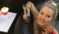Mia Bella po zmenšení pŕs opäť mení imidž. Už nie je blondína