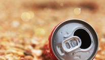 Coca-Cola sťahuje zo slovenských škôl sladené sýtené nápoje