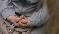 Veľké bolesti kĺbov, opuchy, obmedzená pohyblivosť. Ochorenie, ktoré sa nevyhýba ani deťom
