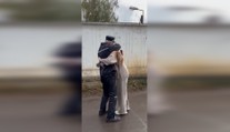 Video, ktoré vháňa slzy do očí. Muža prepustili z ruského väzenia, okamžite sa vyobjímal so svojou dcérou