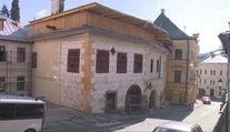 Od mohutného požiaru v centre B. Štiavnice prešiel rok. Zničené domy sú však stále opustené