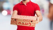 Najdrahšie jedlo v jeho živote. Opitý muž si objednal pizzu, zaplatil za ňu štyrikrát