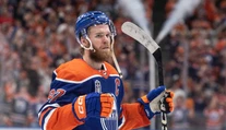 Edmonton odmietol koniec sezóny. McDavid zaznamenal štyri body a prekonal rekord Gretzkeho