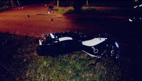 Tragická nehoda v Lučenci. Motorkár (51) dostal šmyk, o život prišiel len 17-ročný spolujazdec