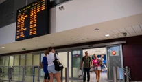 Slováci utekajúci z horiaceho Rodosu sa dočkali. Klientom týchto cestoviek by sa mala vrátiť batožina