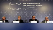 Európa by mala byť pre ľudí zrozumiteľnejšia, zhodujú sa šéfovia parlamentov