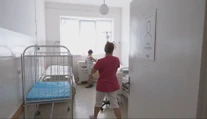 Celý kraj sa delí iba o pár desiatok infekčných lôžok. Všetci pacienti putujú do Prešova