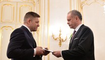 Kiska vymenoval predsedu Smeru-SD Roberta Fica do čela novej vlády
