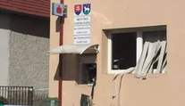 Lupič vo Zvolenskej Slatine zrejme odpálil bankomat: Odniesol si takmer 200-tisíc eur