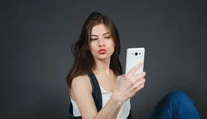 Koniec „instagramovým tváram" v Británii? Zakázali botoxové zákroky pre neplnoletých