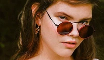 Čo je veľké, to je pekné. Playboy prvýkrát nafotil oblejšiu modelku