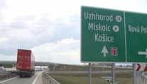 Vodičov na diaľnici pred Košicami mätie dopravná značka s preklepom