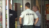 Panika v potravinách v Michalovciach. Ľuďom slzili oči a začali kašľať