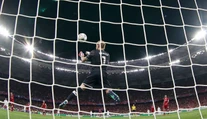 Zadosťučinenie pre Kariusa? Jeho výkon vo finále LM ovplyvnil otras mozgu