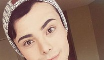 Jeho vášňou sú Disney princezné. Každý deň sa na ne dokonale mení